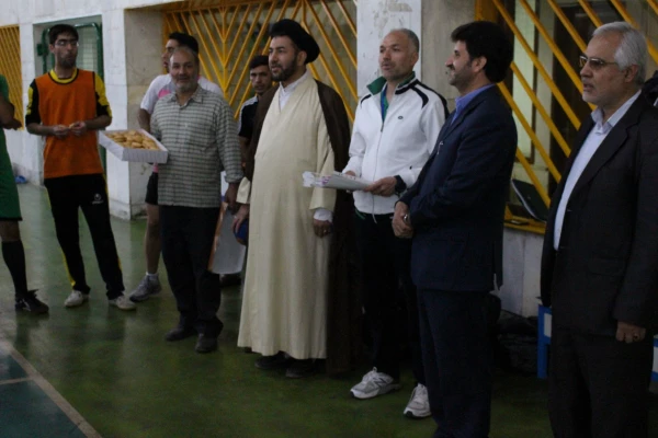 به مناسبت گرامی داشت روز و تکریم مقام معلم