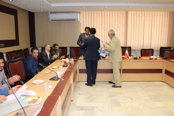 تجلیل از همکاران پردیس به مناسبت هفته معلم