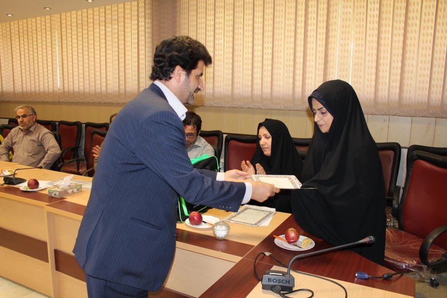 تجلیل از همکاران پردیس به مناسبت هفته معلم