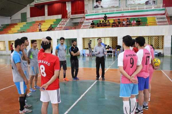 برگزاری مسابقات فوتسال جام هفته معلم در پردیس شهید چمران