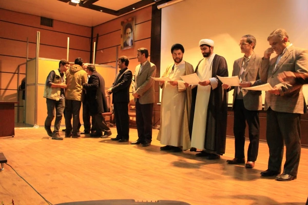 برگزاری باشکوه  مراسم روز دانشجو در پردیس شهید چمران 5