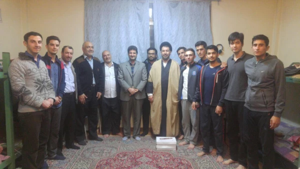 دیدار مسئولان پردیس شهید چمران با دانشجویان در هفته وحدت 5