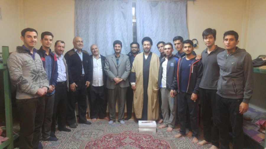 دیدار مسئولان پردیس شهید چمران با دانشجویان در هفته وحدت 5