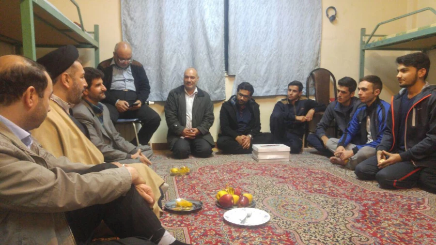 دیدار مسئولان پردیس شهید چمران با دانشجویان در هفته وحدت 6
