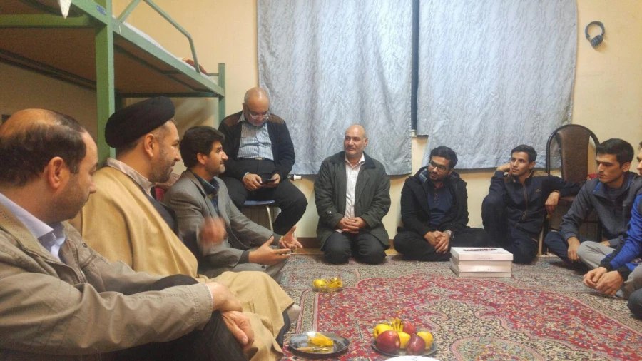 دیدار مسئولان پردیس شهید چمران با دانشجویان در هفته وحدت 7
