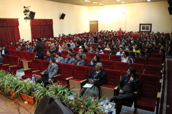 برگزاری باشکوه مراسم هفته پژوهش در پردیس شهید چمران 5