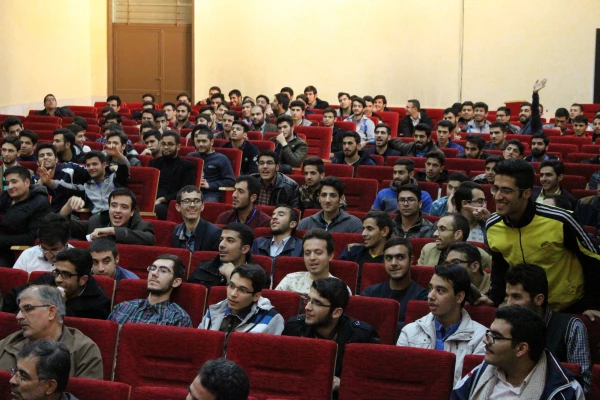 برگزاری باشکوه مراسم هفته پژوهش در پردیس شهید چمران 9