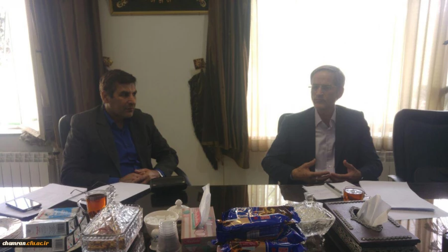 برگزاری جلسه هم اندیشی مسئولان پردیس و مدیران آموزش و پرورش منطقه 4 تهران 3