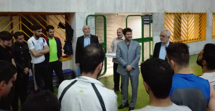 تبریک اعیاد شعبانیه و هفته آموزش و معلم به استادان و دانشجویان در کلاسهای درس 15