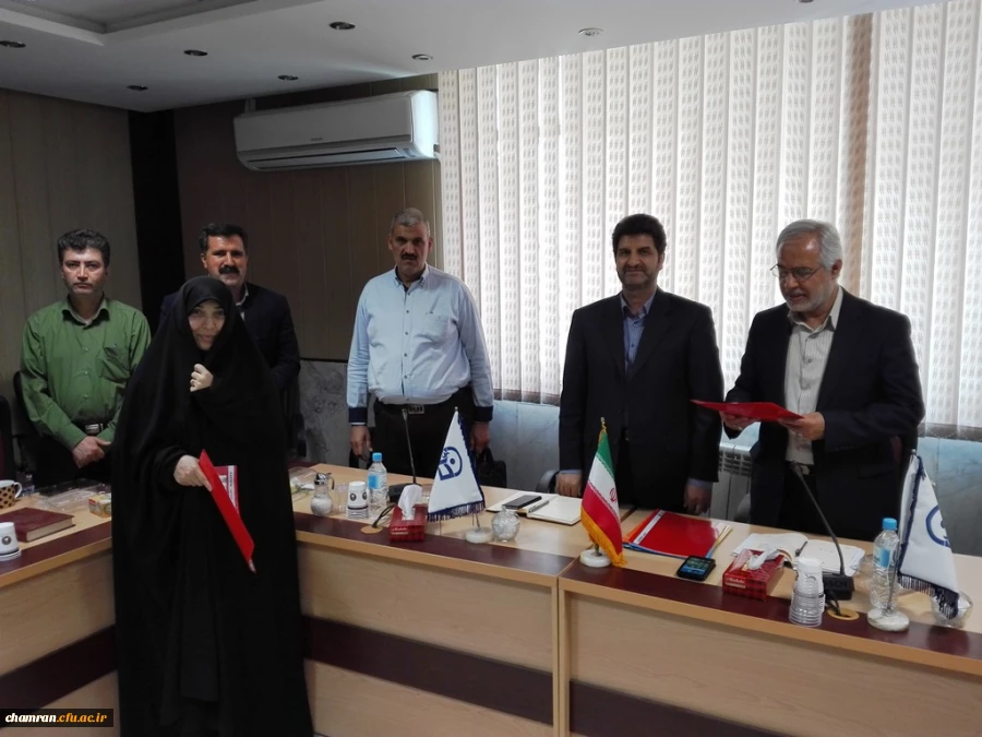 نشست صمیمی دانشجویان کارشناسی ناپیوسته و دکتر زندی 6