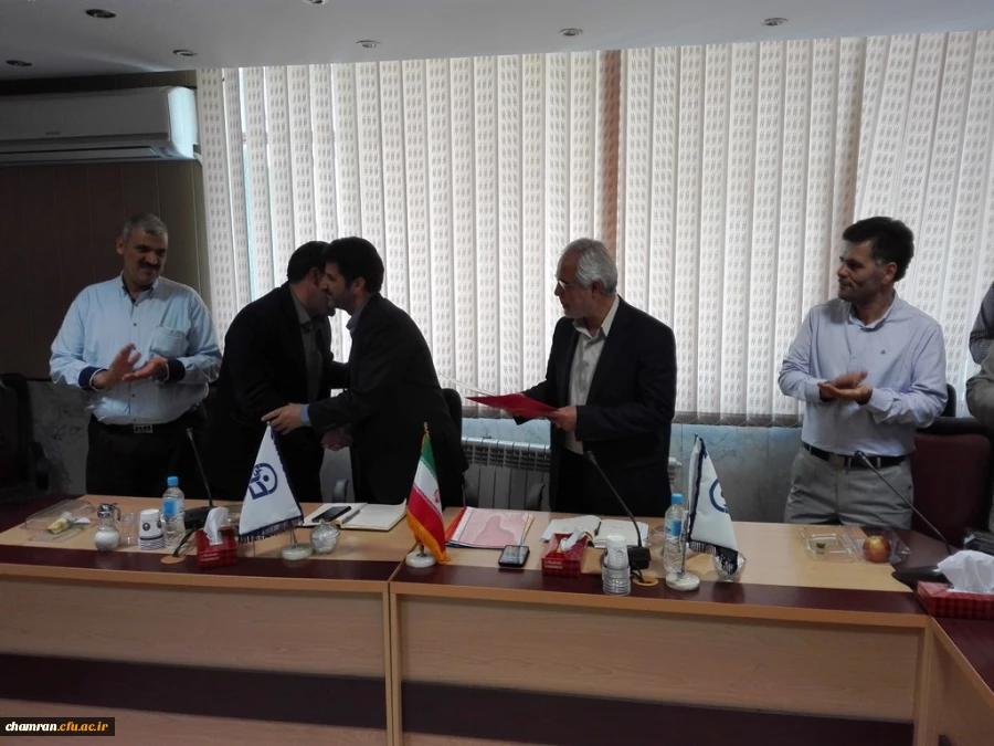 نشست صمیمی دانشجویان کارشناسی ناپیوسته و دکتر زندی 7