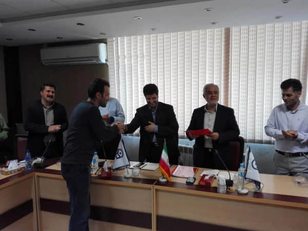 نشست صمیمی دانشجویان کارشناسی ناپیوسته و دکتر زندی 8