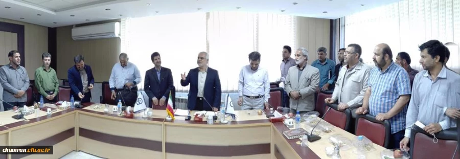 نشست صمیمی دانشجویان کارشناسی ناپیوسته و دکتر زندی 10