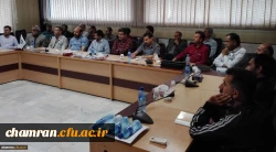 نشست صمیمی دانشجویان کارشناسی ناپیوسته و دکتر زندی 10