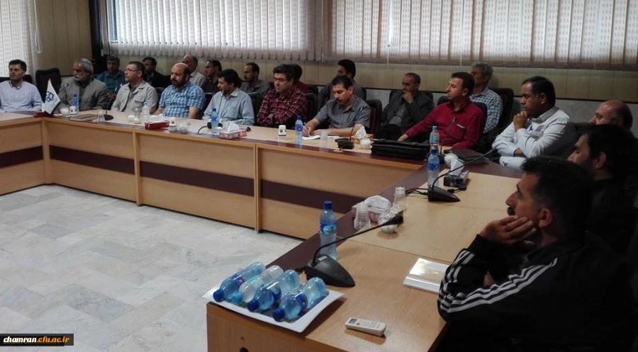 نشست صمیمی دانشجویان کارشناسی ناپیوسته و دکتر زندی 10