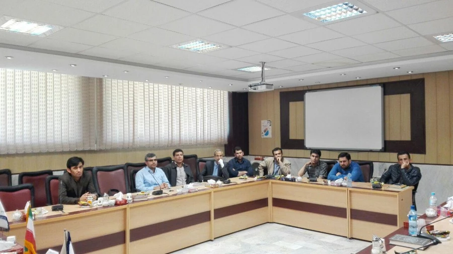 به مناسبت بزرگداشت هفته آموزش و اعیاد شعبانیه، جلسه پرسش و پاسخ با حضور جناب آقای دکتر زندی و معاونین محترم پردیس 2