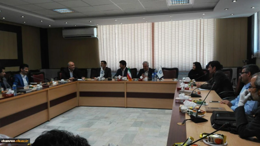 به مناسبت بزرگداشت هفته آموزش و اعیاد شعبانیه، جلسه پرسش و پاسخ با حضور جناب آقای دکتر زندی و معاونین محترم پردیس 8