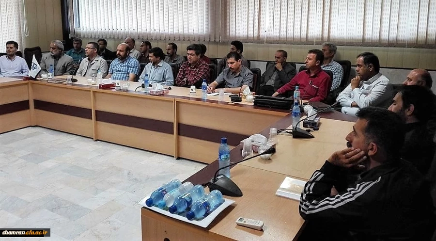 نشست صمیمی دانشجویان کارشناسی ناپیوسته و دکتر زندی 10