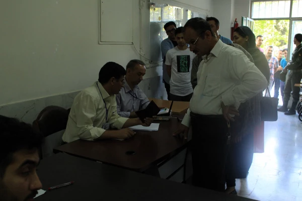 حضور پرشور و گسترده استادان، همکاران و دانشجویان پردیس شهید چمران در انتخابات ریاست جمهوری و شوراهای شهر و روستا 3