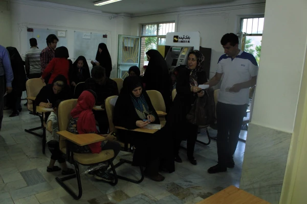 حضور پرشور و گسترده استادان، همکاران و دانشجویان پردیس شهید چمران در انتخابات ریاست جمهوری و شوراهای شهر و روستا 13