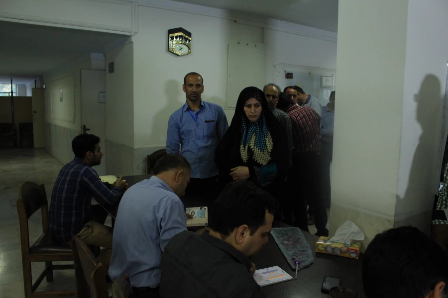 حضور پرشور و گسترده استادان، همکاران و دانشجویان پردیس شهید چمران در انتخابات ریاست جمهوری و شوراهای شهر و روستا 14