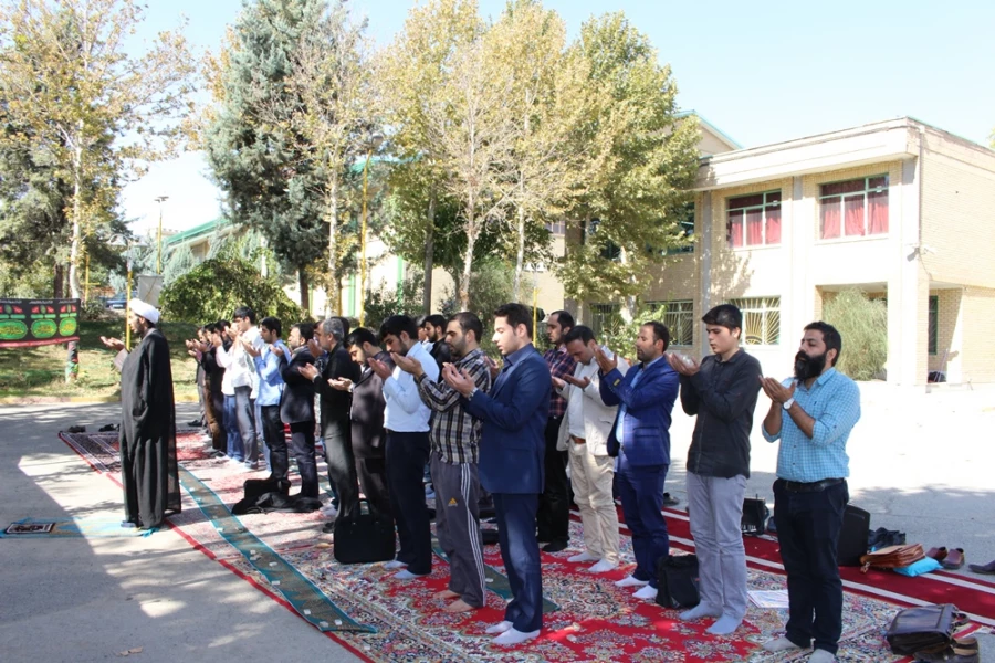 تجمع اعتراض آمیز دانشجویان پردیس شهید چمران در پاسخ به سخنان سخیف رییس جمهور آمریکا 7