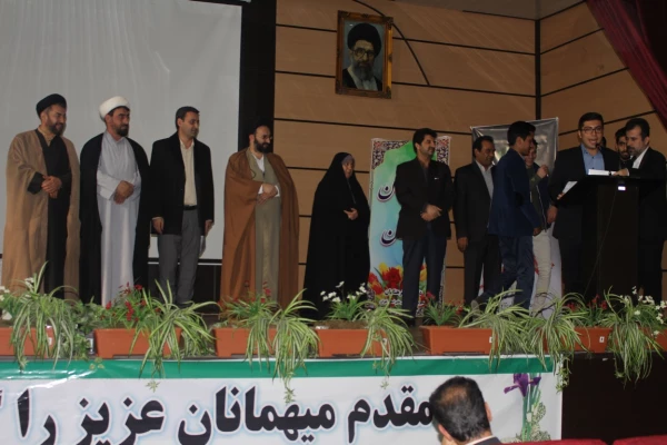 برگزاری مراسم روز دانشجو و جشن هفته وحدت در پردیس شهید چمران 5