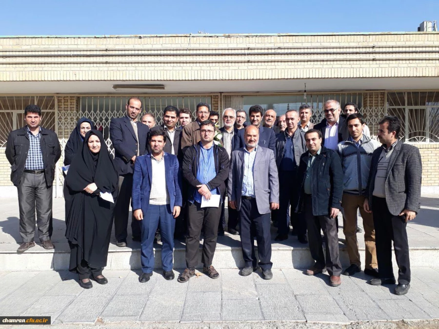 تجلیل از خدمات سی ساله جناب آقای احمدی توسط سرپرست، معاونان و کارکنان پردیس 2