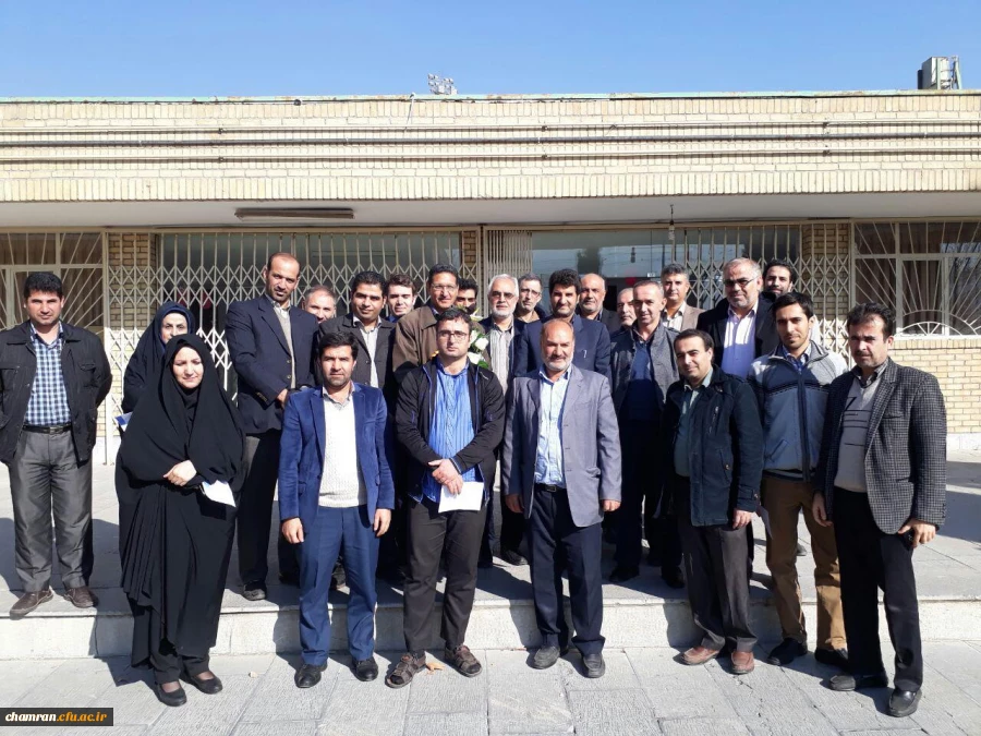 تجلیل از خدمات سی ساله جناب آقای احمدی توسط سرپرست، معاونان و کارکنان پردیس 3