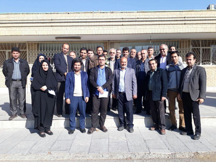 تجلیل از خدمات سی ساله جناب آقای احمدی توسط سرپرست، معاونان و کارکنان پردیس 6