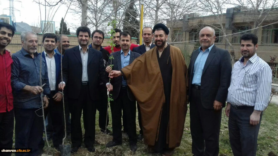 کاشت نهال به مناسبت روز درختکاری در پردیس شهید چمران 4