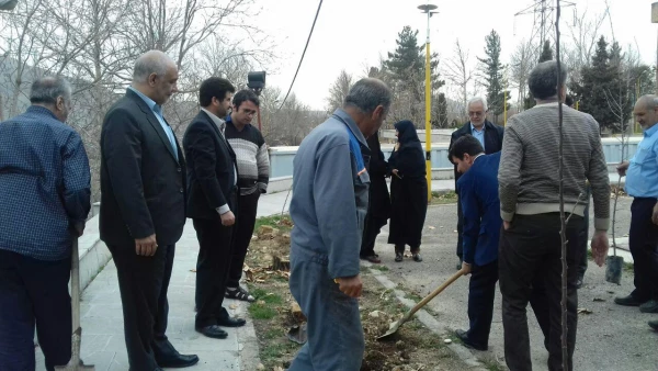 کاشت نهال به مناسبت روز درختکاری در پردیس شهید چمران 6