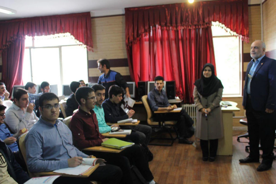 پخش شیرینی به مناسبت اعیاد شعبانیه  3