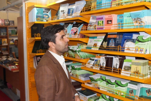 بازدید دانشجویان پردیس شهید چمران از نمایشگاه کتاب تهران 3