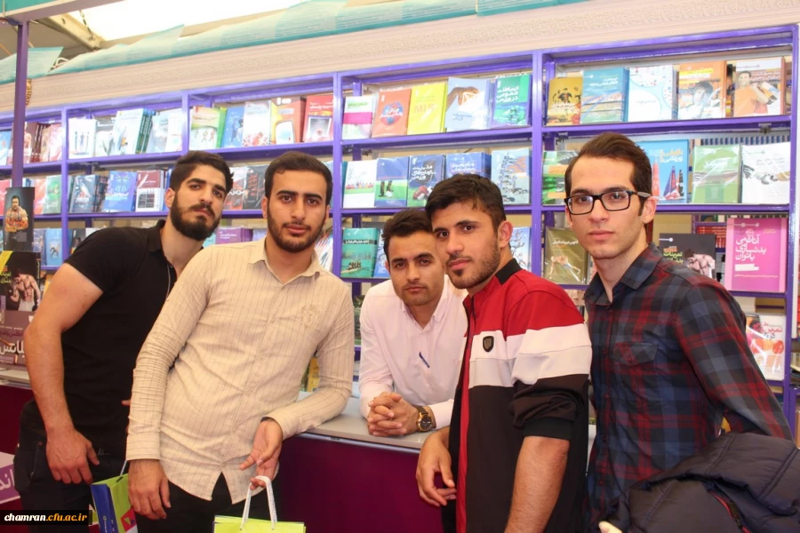 بازدید دانشجویان پردیس شهید چمران از نمایشگاه کتاب تهران 4