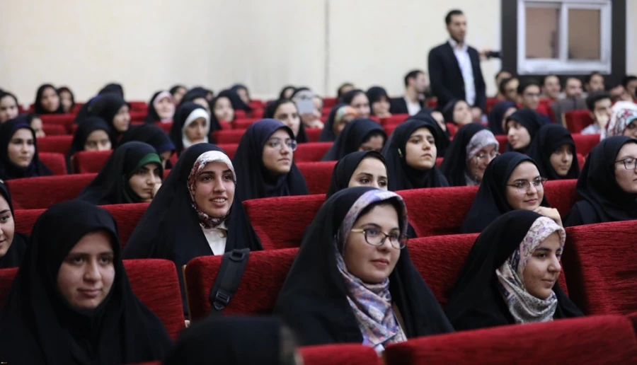 نشست صمیمی وزیر آموزش و پرورش با دانشجومعلمان دانشگاه فرهنگیان در پردیس شهید چمران 11