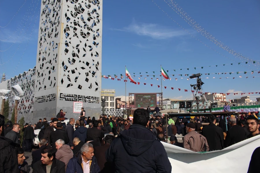 حضور دانشجویان و همکاران پردیس شهید چمران درهمایش بزرگ 9 دی 3