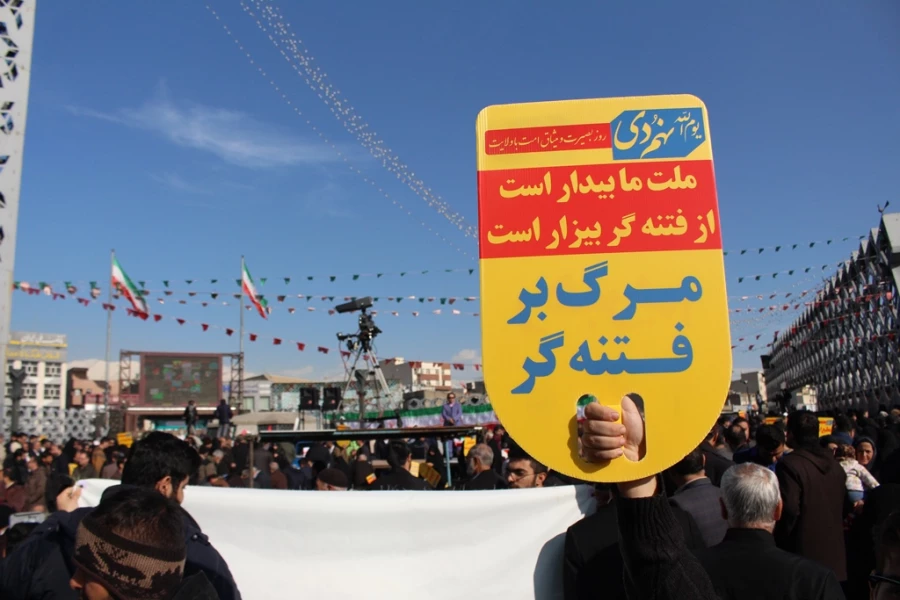 حضور دانشجویان و همکاران پردیس شهید چمران درهمایش بزرگ 9 دی 4