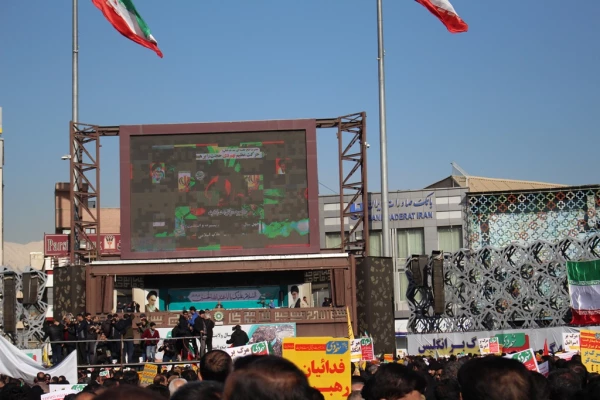 حضور دانشجویان و همکاران پردیس شهید چمران درهمایش بزرگ 9 دی 5