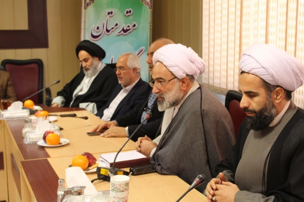 حضور معاون دفتر نهاد مقام معظم رهبری در بین کارکنان پردیس شهید چمران و بازدید از قسمت های مختلف پردیس و نیز اقامه نماز ظهر و عصردر نمازخانه پردیس 2