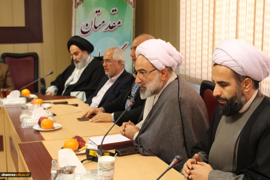 حضور معاون دفتر نهاد مقام معظم رهبری در بین کارکنان پردیس شهید چمران و بازدید از قسمت های مختلف پردیس و نیز اقامه نماز ظهر و عصردر نمازخانه پردیس 2