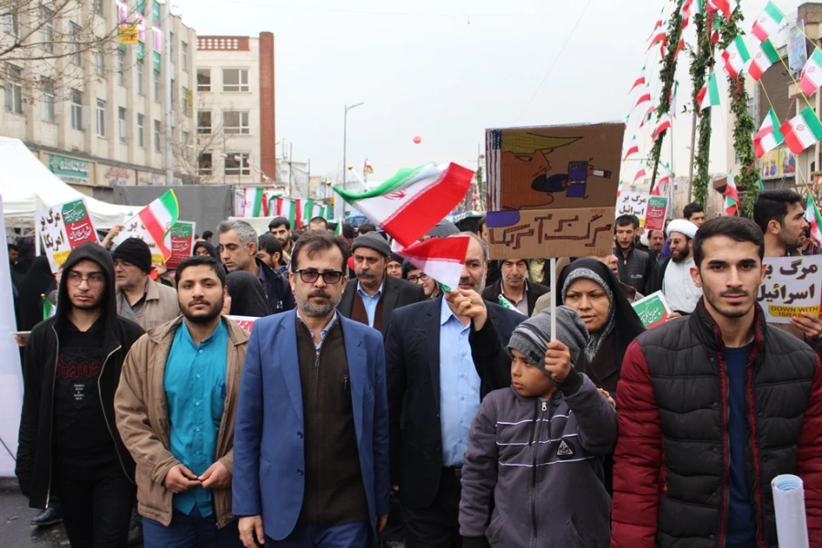 حضور دانشجومعلمان و همکاران و استادان پردیس شهید چمران در راهپیمایی چهلمین سالگرد پیروزی انقلاب اسلامی  4