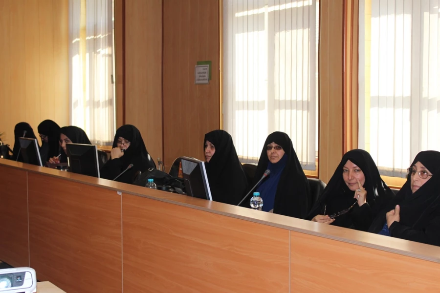 برگزاری کارگاه احصا عوامل تاثیرگذار بر تقید افزونتر دانشجومعلمان در برپایی نماز جماعت 7