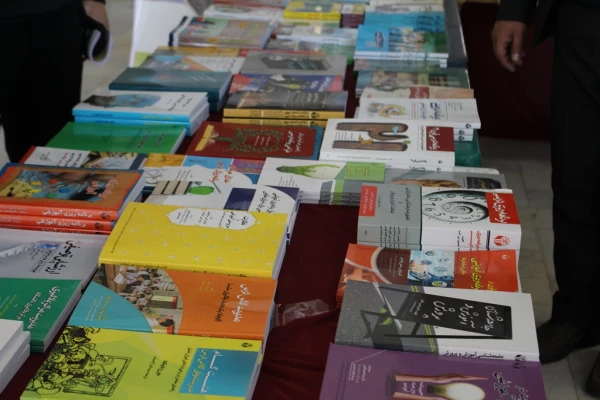 برپایی نمایشگاه کتاب در پردیس شهید چمران 6