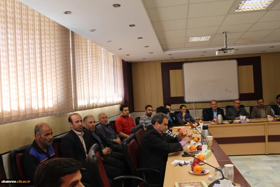 برگزاری جلسه شورای اداری پردیس شهید چمران 9