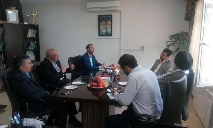 بازدید شهردار ناحیه ۸ منطقه ۴ شهر تهران از پردیس شهید چمران

 2