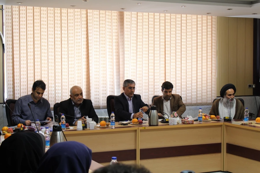 برگزاری جلسه گرامیداشت هفته معلم با حضور استادان و همکاران پردیس شهید چمران 2