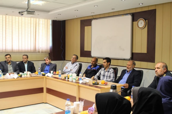 برگزاری جلسه گرامیداشت هفته معلم با حضور استادان و همکاران پردیس شهید چمران 7