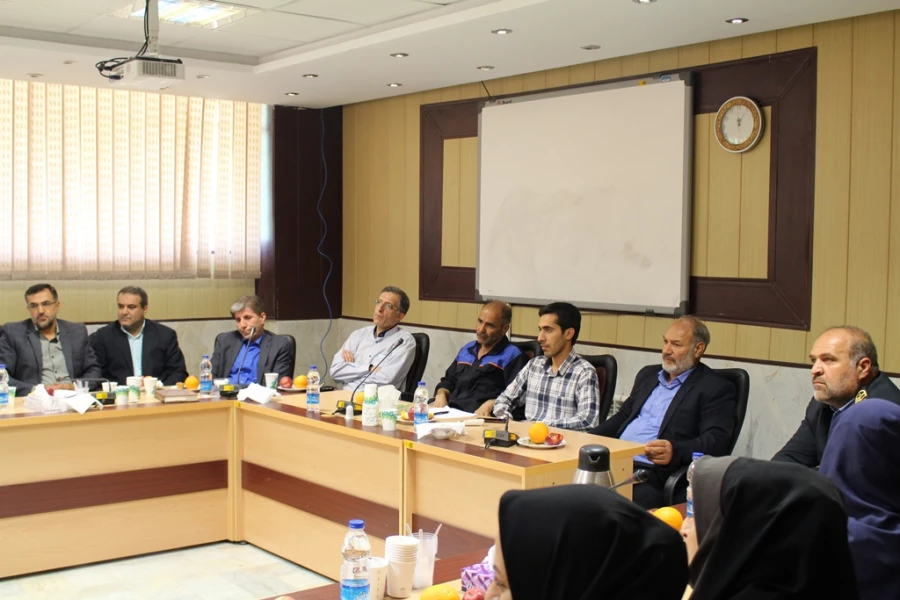 برگزاری جلسه گرامیداشت هفته معلم با حضور استادان و همکاران پردیس شهید چمران 7