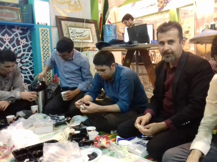 بازدید جمعی از دانشجویان پردیس شهید چمران از نمایشگاه قرآن 4